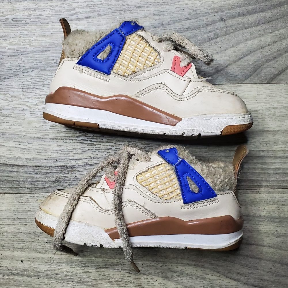 8c Jordan 4 Retro Sneakers